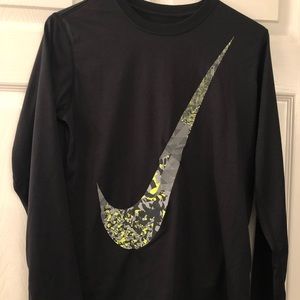Boys Nike long sleeve T-shirt Dri-fit